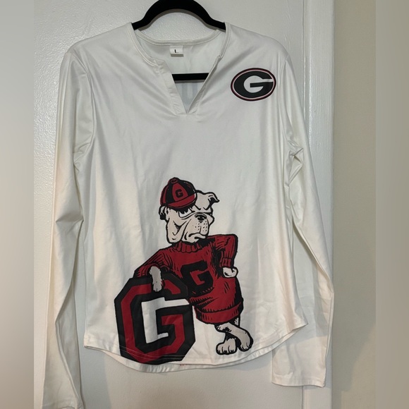 Tops - U Of Georgia Bulldog Logo Front and Back Shirt. Soft Knit.Size Large.NWOut Tags